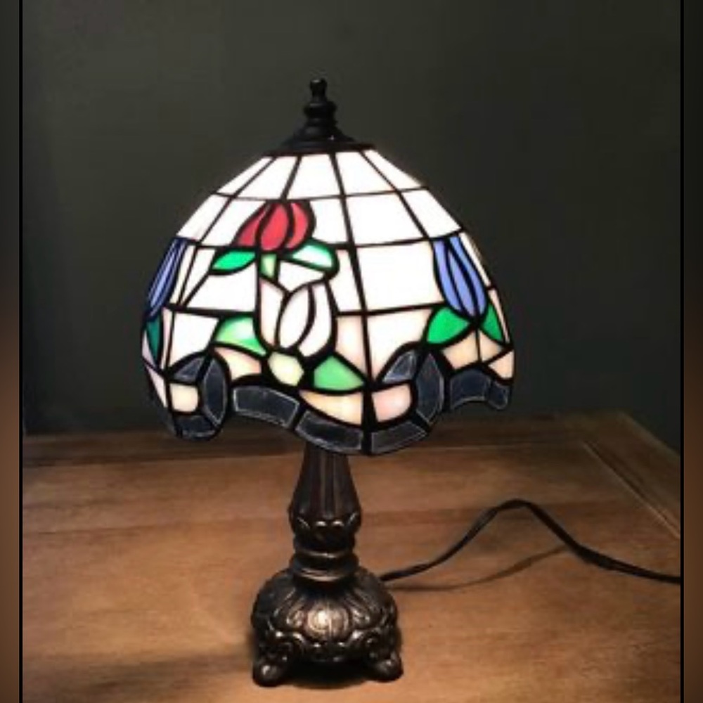 Tiffany Style Victorian Stained Glass Table Lamp Dark Bronze Base